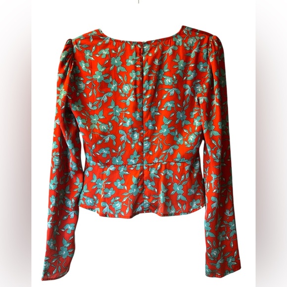 NWT Love, Whit by Whitney Port Red Floral Crop Top Women's Size Small (17” P2P) - Picture 4 of 11